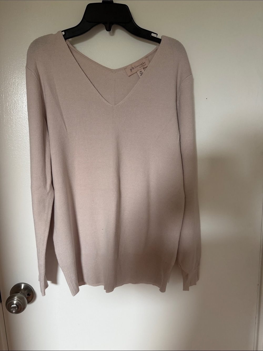 Philosophy Women's V-Neck Sweater in Light pink